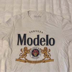Modelo Medium White Mens T-Shirt.